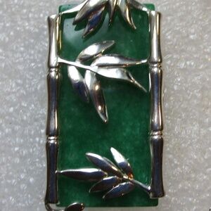 Estate Vintage 925 Sterling Silver Necklace with Green Jade Pendant